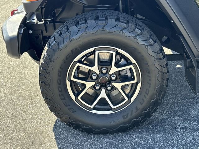 Used 2024 Jeep Wrangler Unlimited Rubicon w/ Technology Group image 32