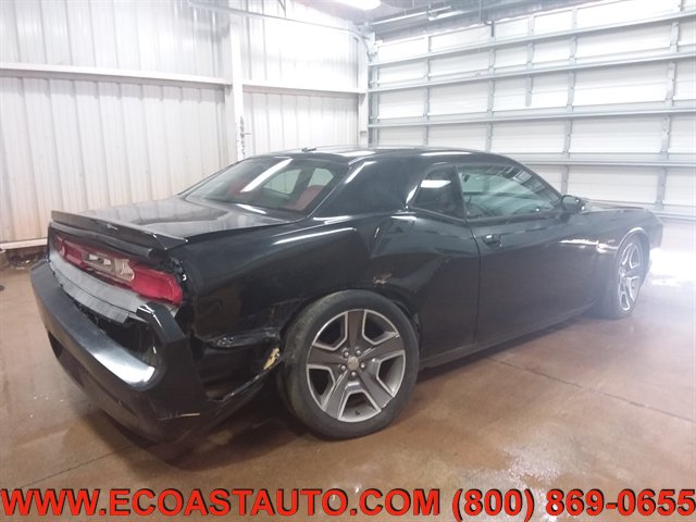Used 2013 Dodge Challenger R/T RWD image 2