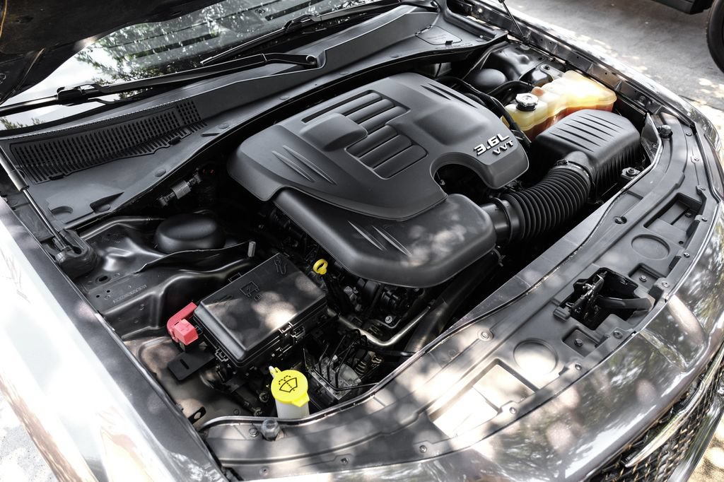 Used 2019 Chrysler 300 S RWD image 65