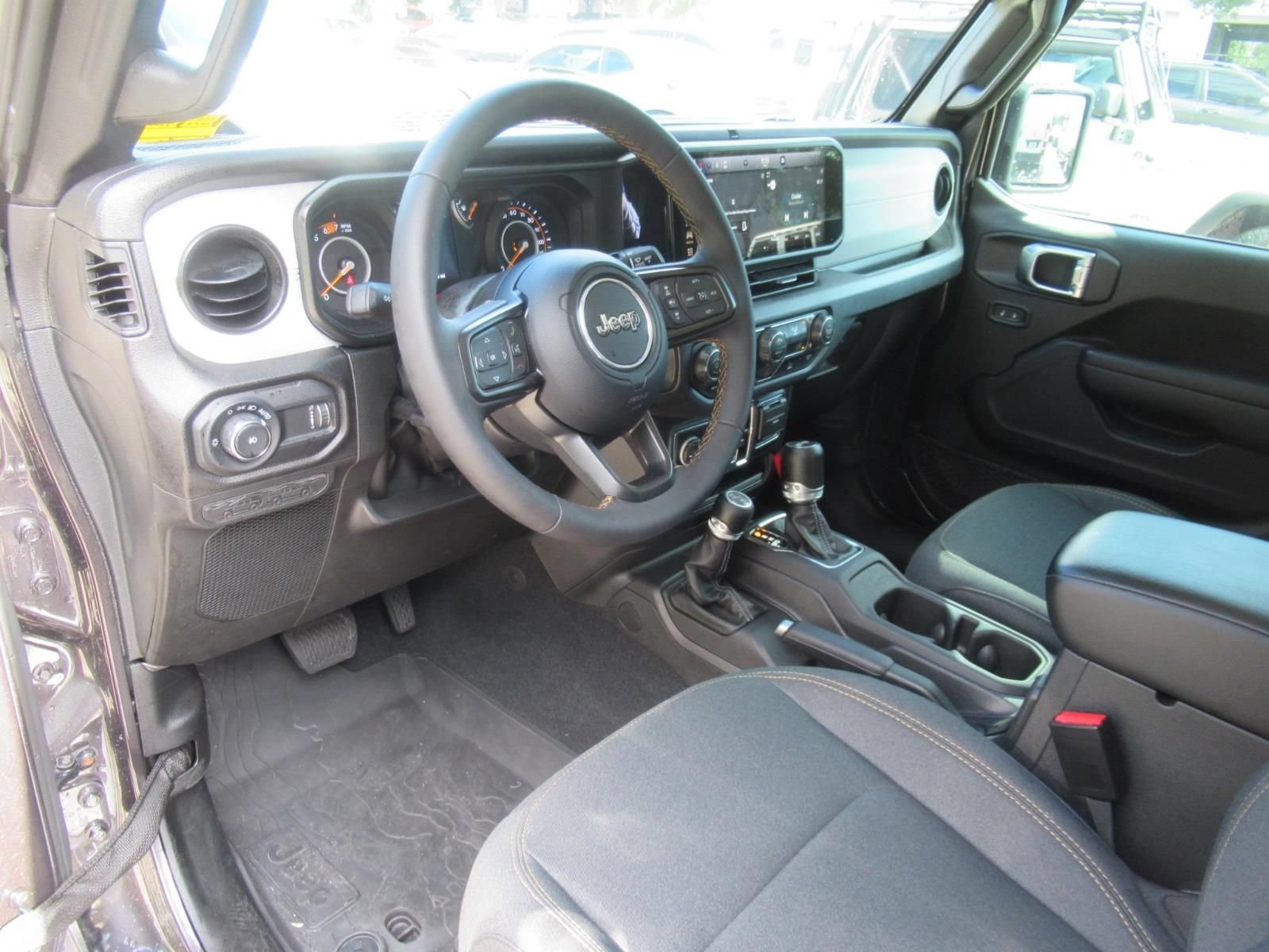 Used 2024 Jeep Wrangler Unlimited Sport AWD/4WD image 18