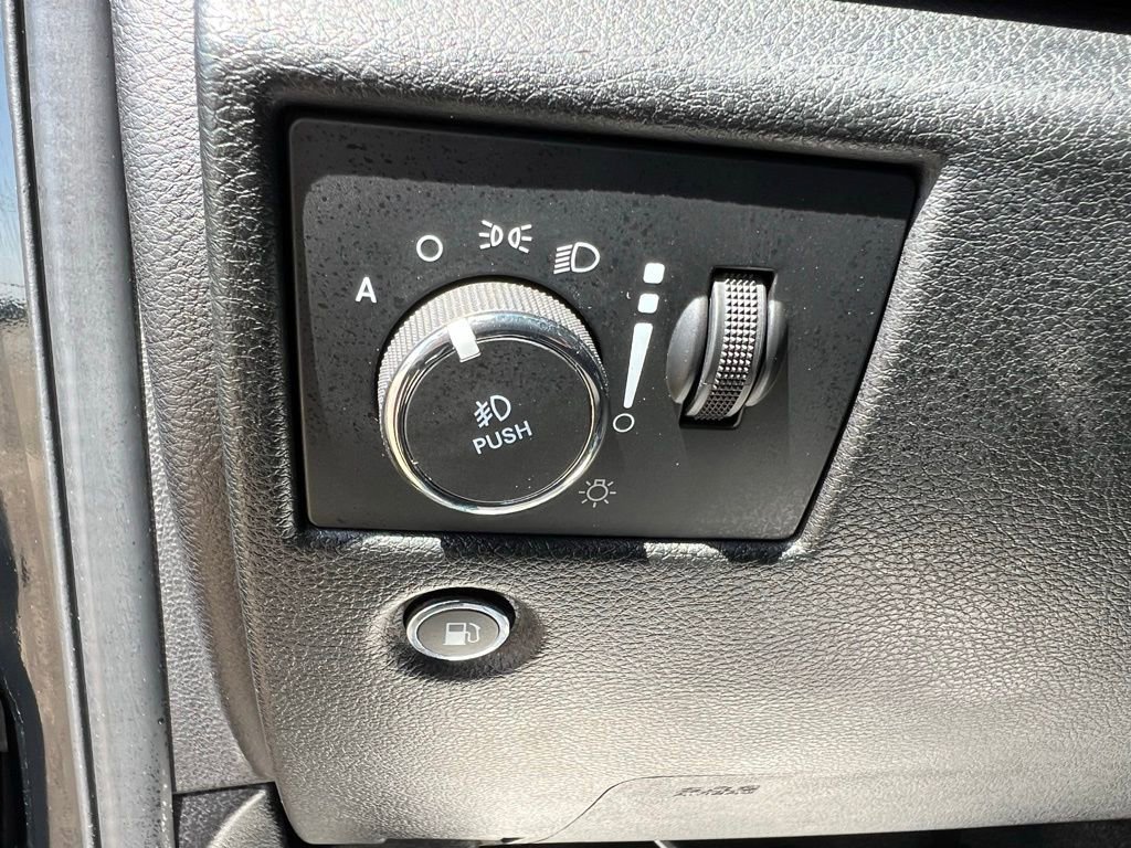 Used 2022 Jeep Grand Cherokee Laredo E w/ Security & Convenience Group image 29