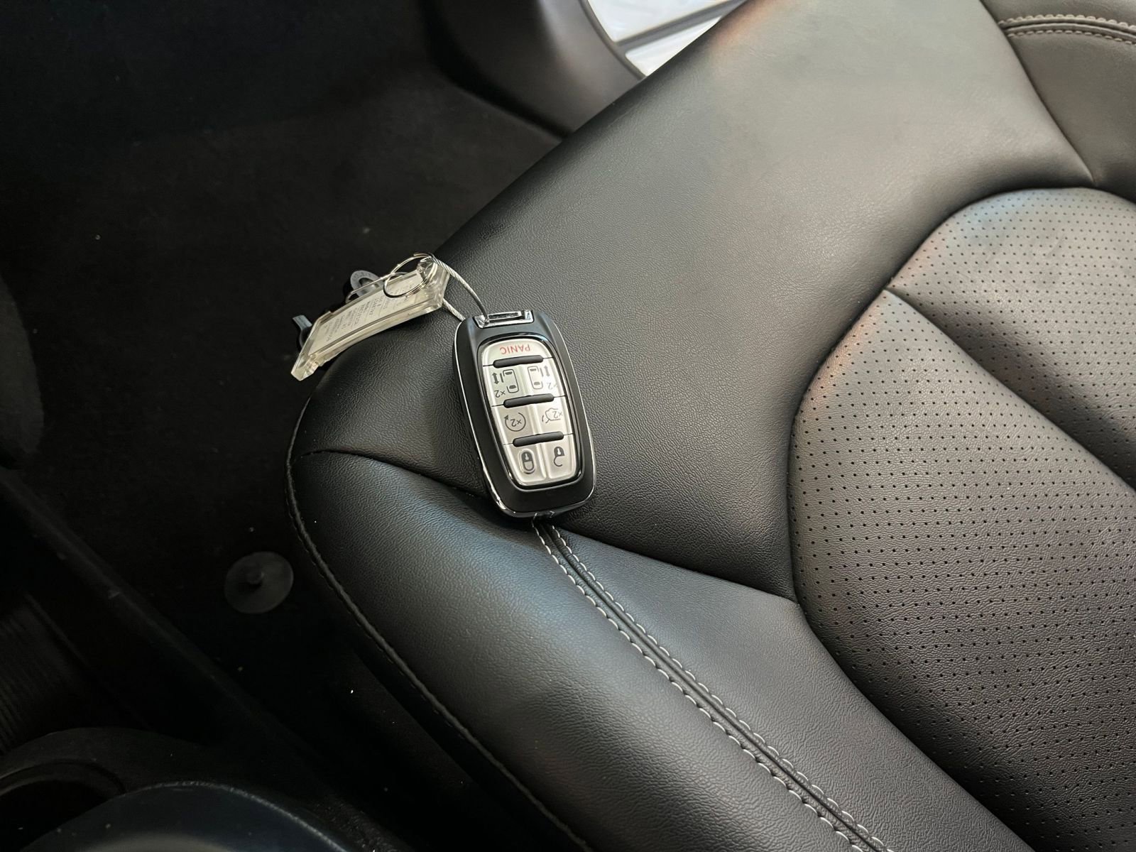 Used 2025 Chrysler Pacifica Select image 21