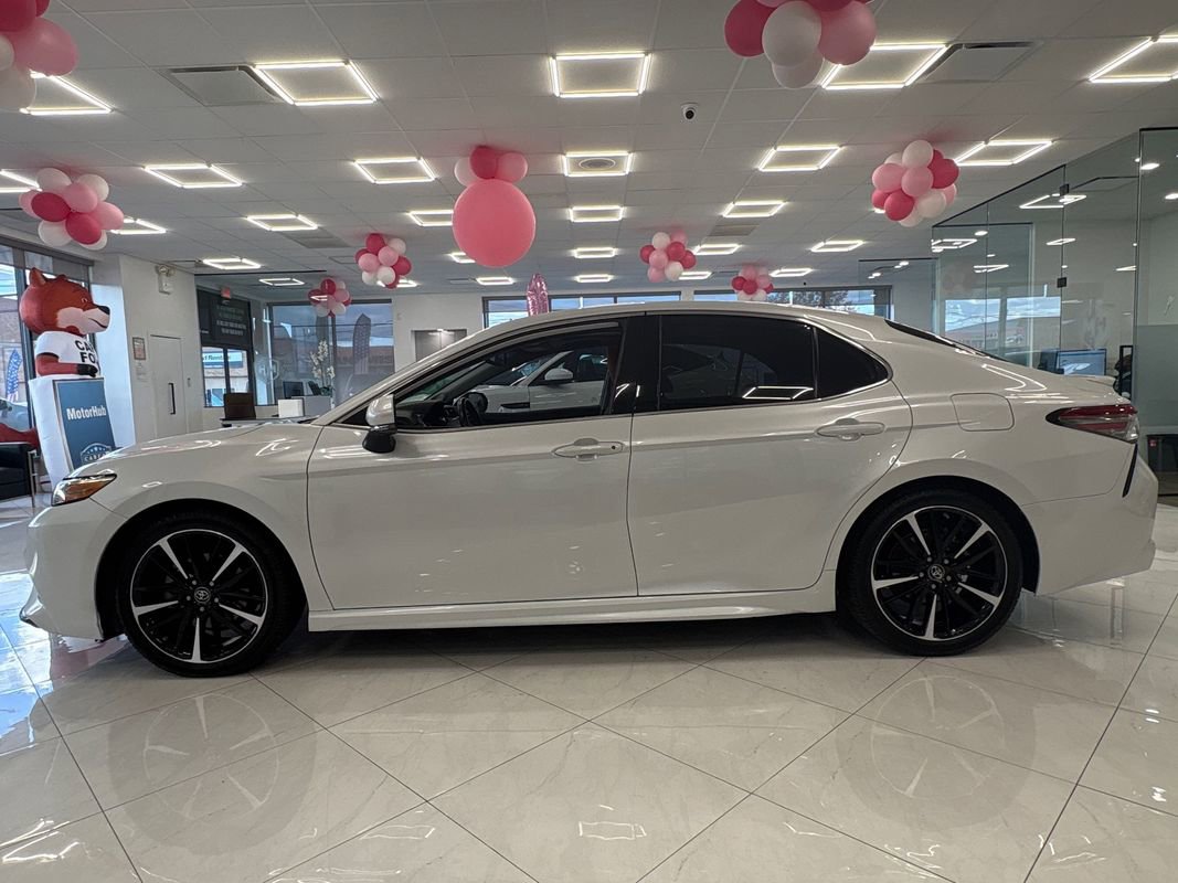 Used 2019 Toyota Camry XSE image 4