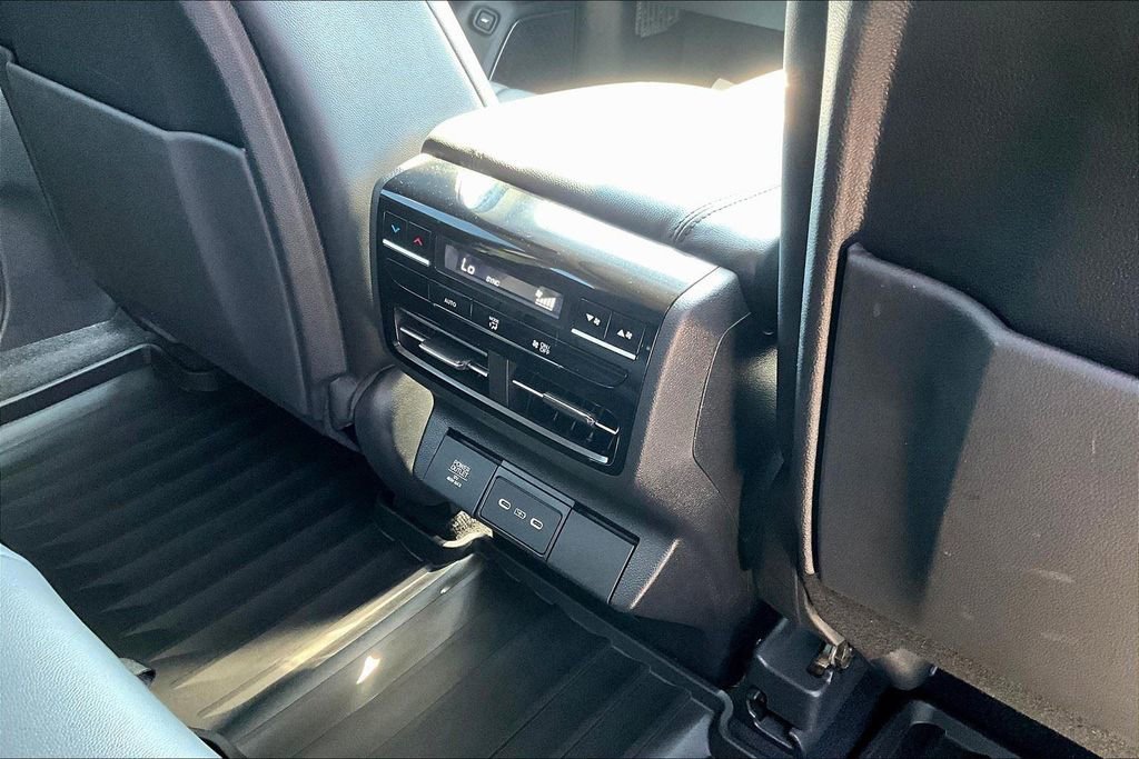 Used 2025 Acura MDX FWD image 25