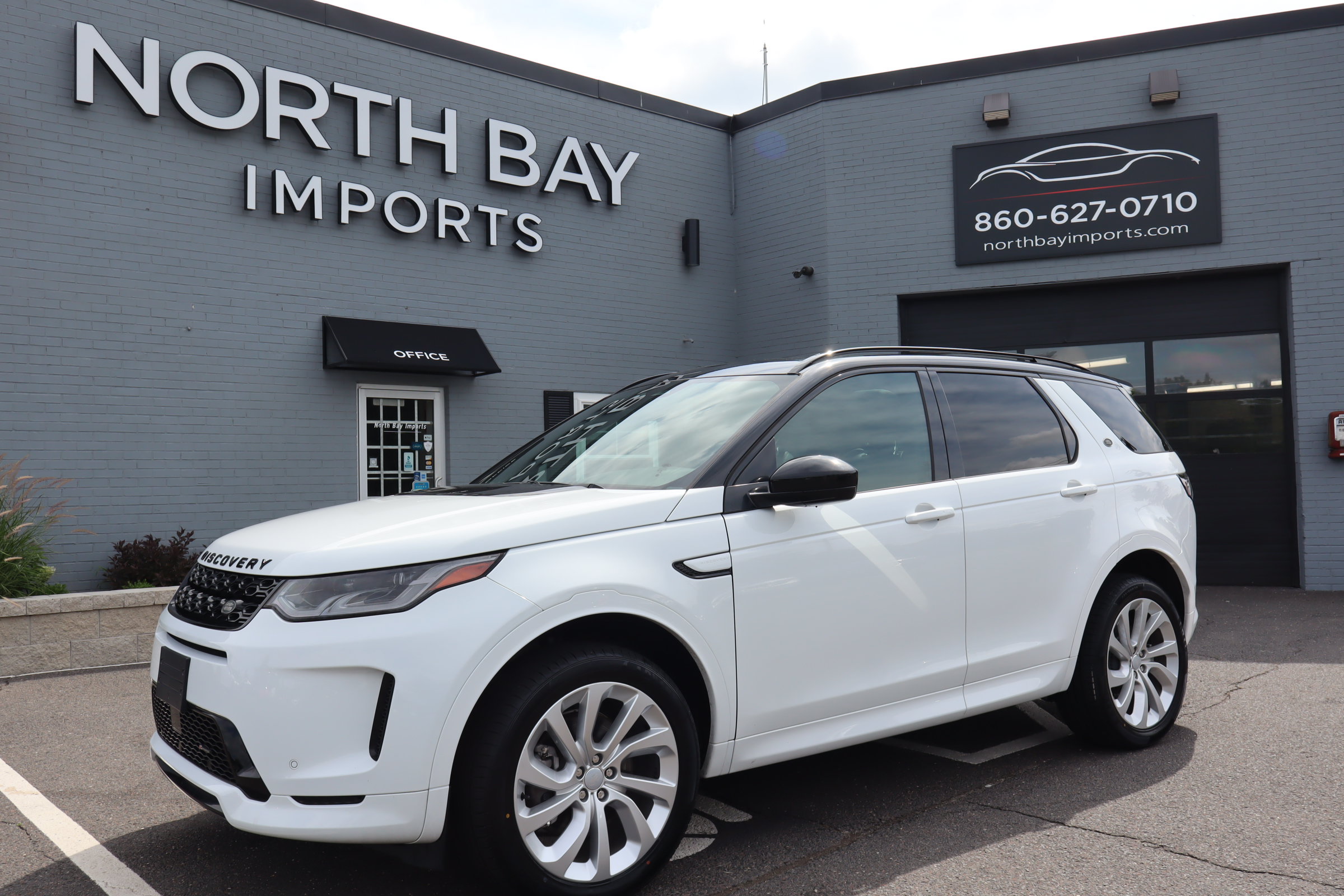 Used 2022 Land Rover Discovery Sport S R-Dynamic AWD/4WD image 1