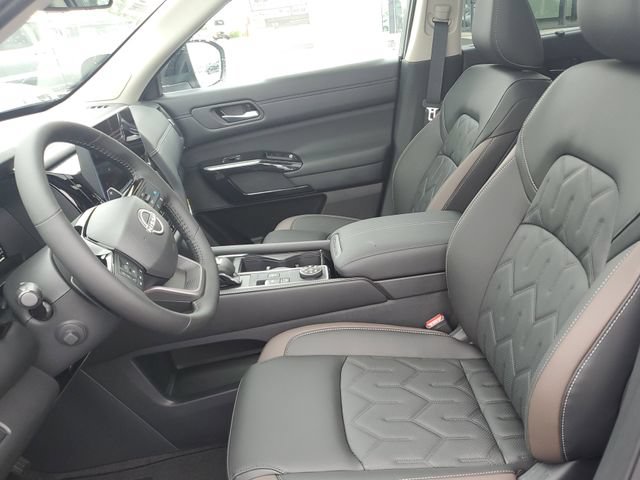New 2026 Nissan Pathfinder Platinum AWD/4WD image 19