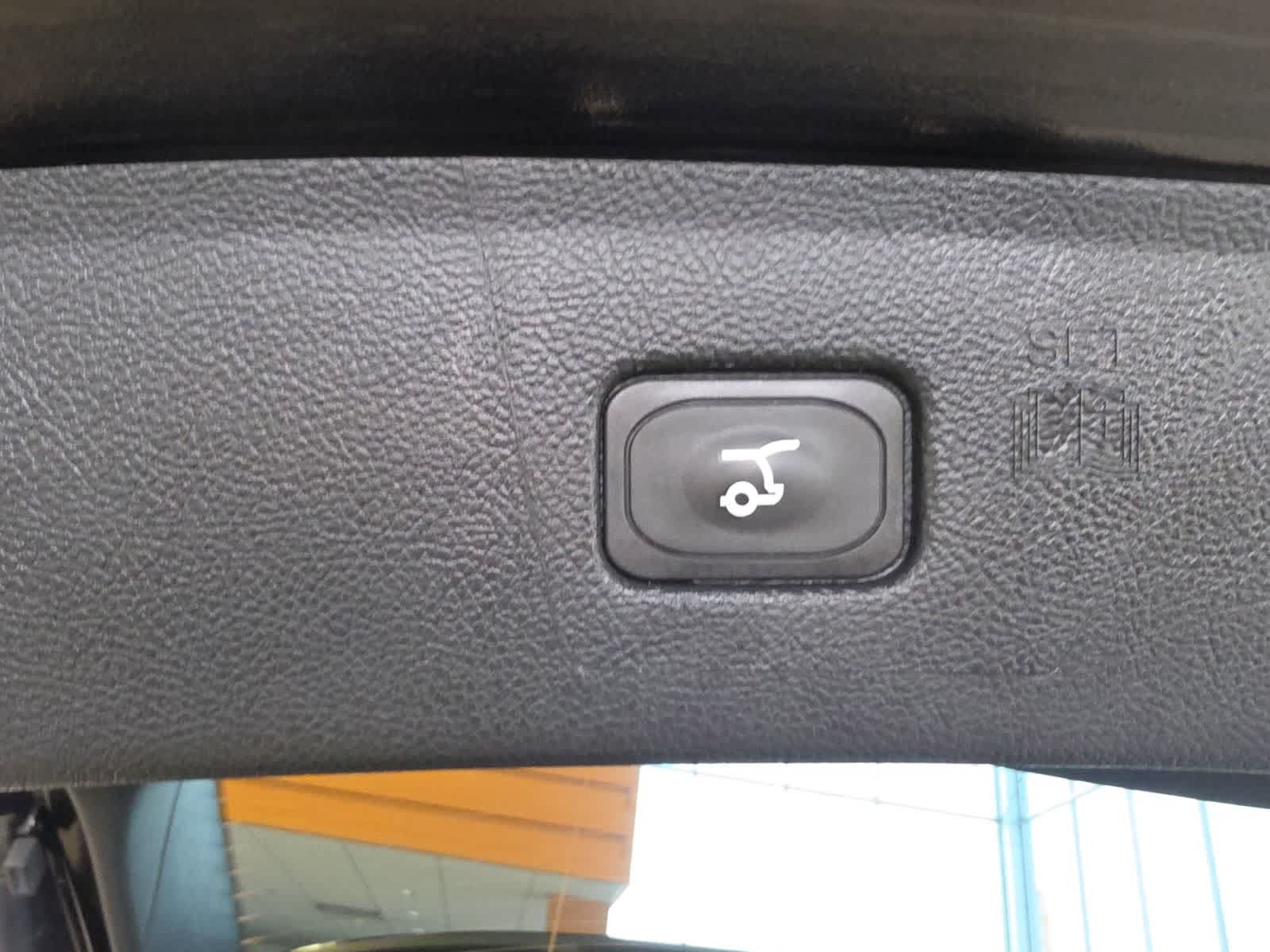 Used 2024 Ford Edge Titanium AWD/4WD image 32