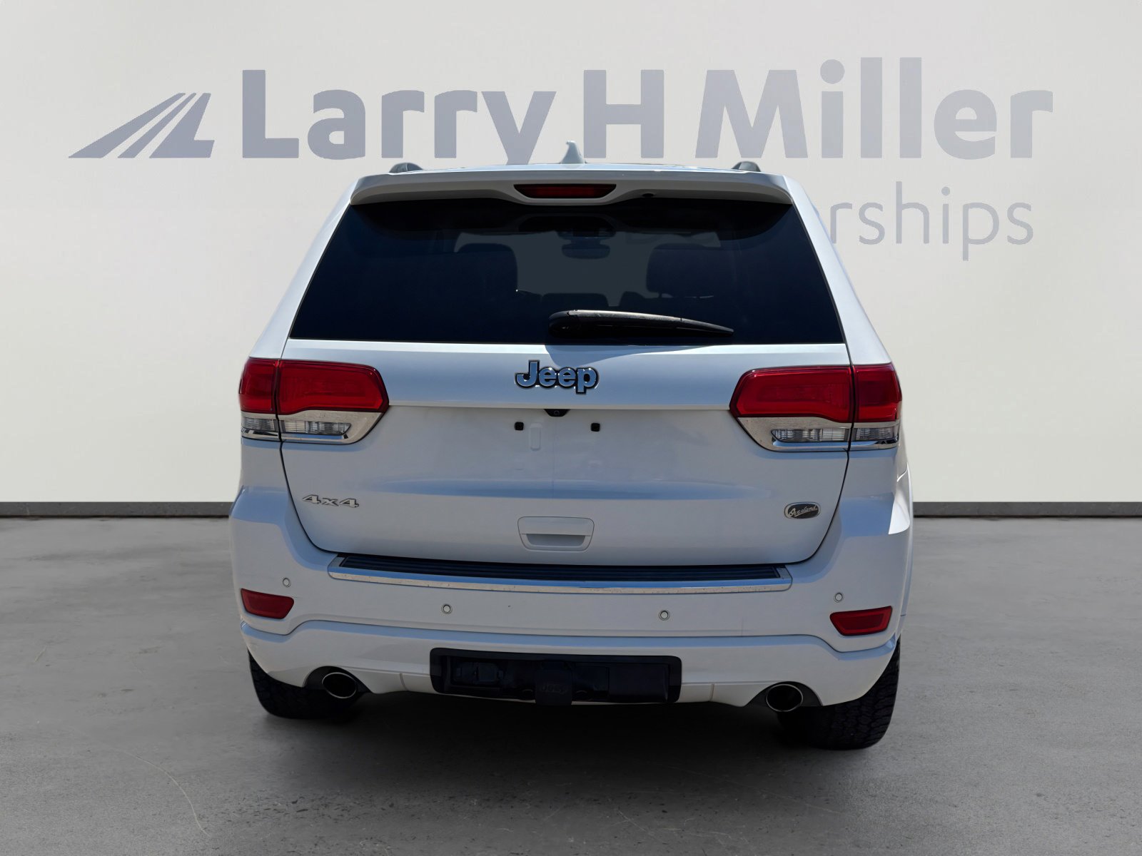 Used 2018 Jeep Grand Cherokee Overland AWD/4WD image 4