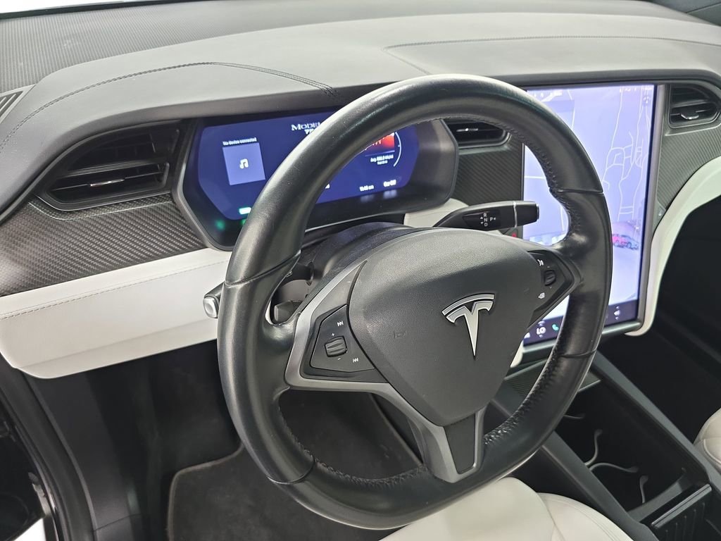 Used 2018 Tesla Model X 75D AWD/4WD image 4