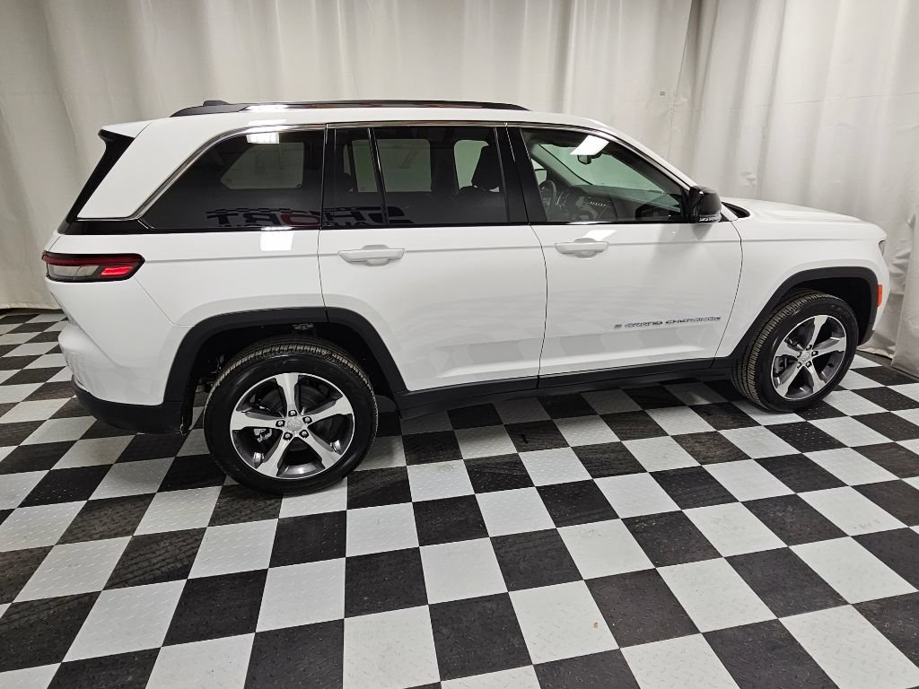 New 2023 Jeep Grand Cherokee 4WD 4xe image 6