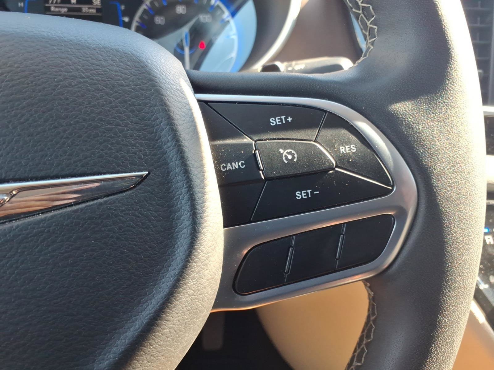 Used 2023 Chrysler Voyager LX FWD image 25