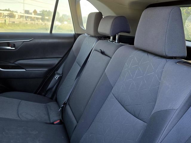 Used 2020 Toyota RAV4 XLE image 29