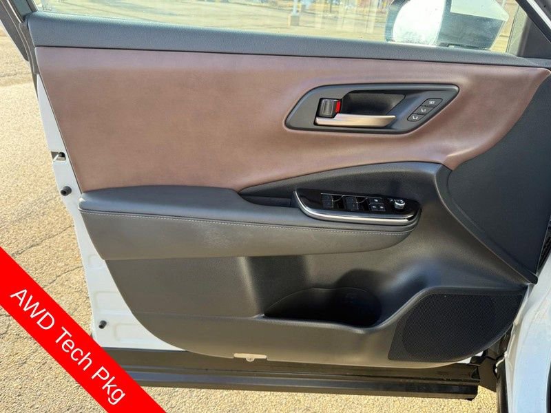 Used 2024 Toyota Crown Limited w/ Advanced Technology Package image 19