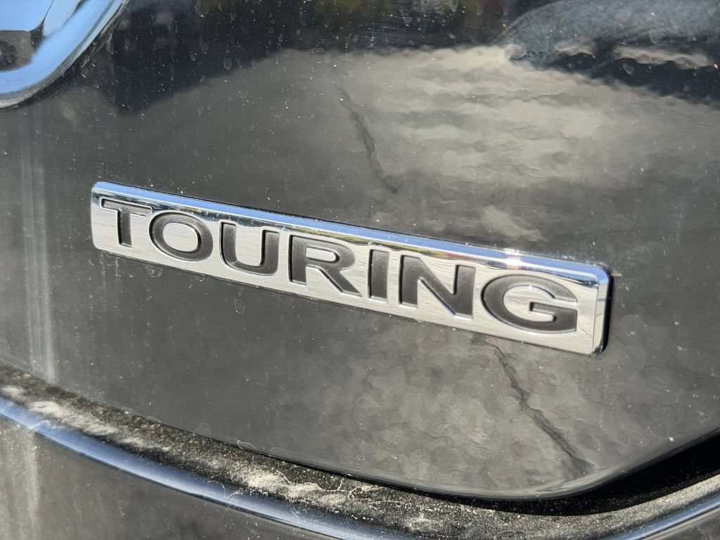 New 2025 Honda Pilot Touring image 11