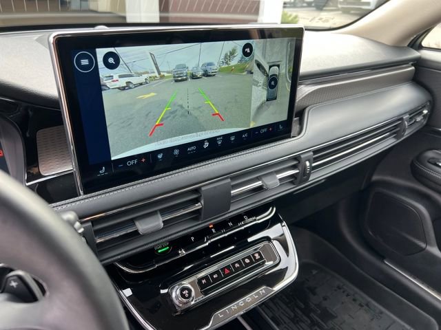 Used 2025 Lincoln Corsair Reserve image 11