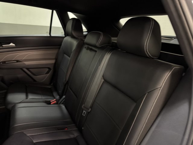 Certified 2021 Volkswagen Atlas Cross Sport SE w/ Panoramic Sunroof Package AWD/4WD image 19