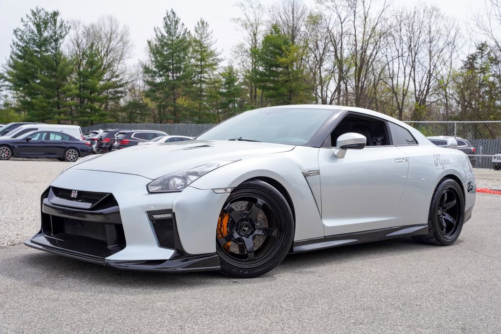 Used 2010 Nissan GT-R Premium image 2