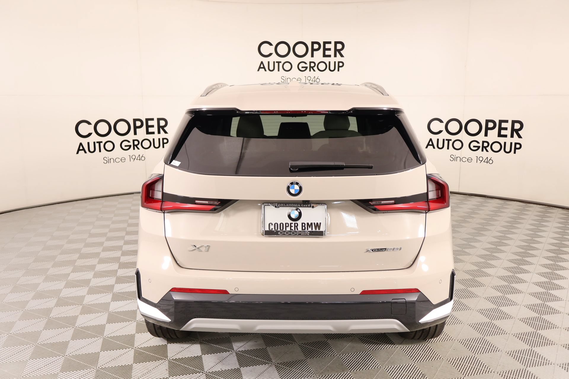 New 2026 BMW X1 xDrive28i w/ Technology Package AWD/4WD image 21