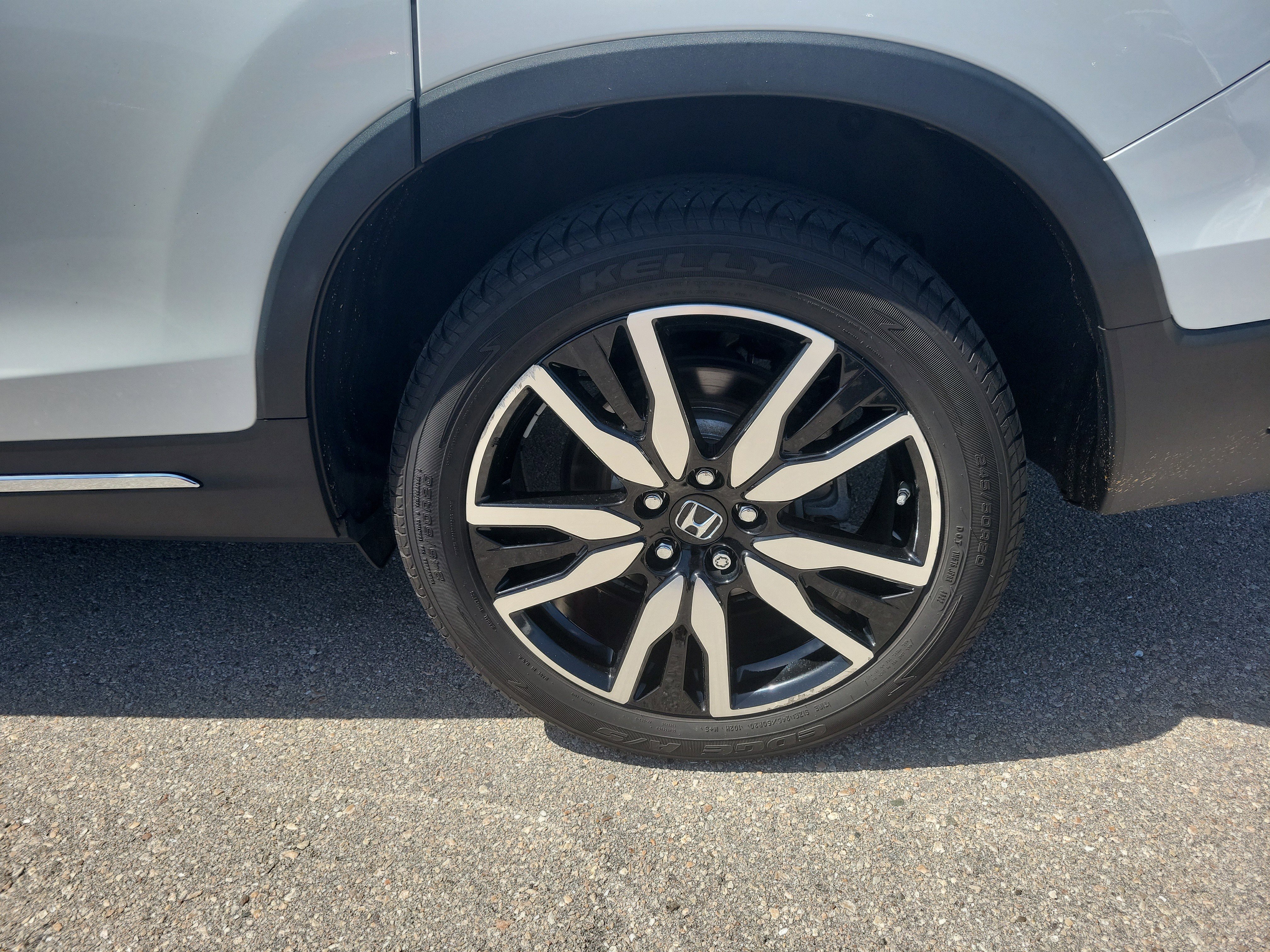 Used 2021 Honda Pilot Touring image 9