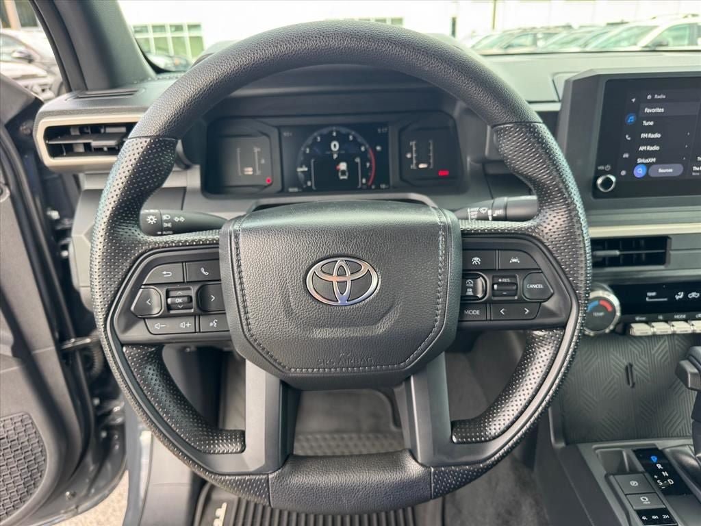Used 2025 Toyota Tacoma SR AWD/4WD image 21