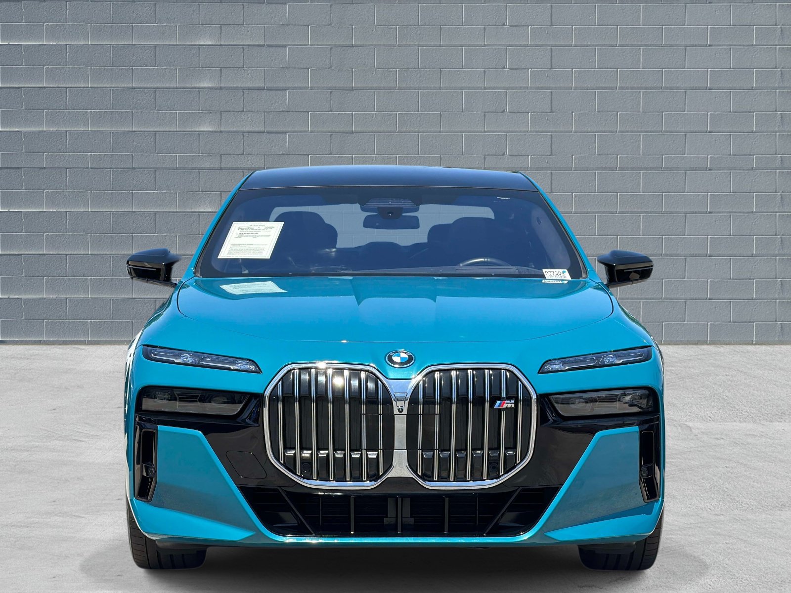 Used 2025 BMW i7 M70 AWD/4WD image 2