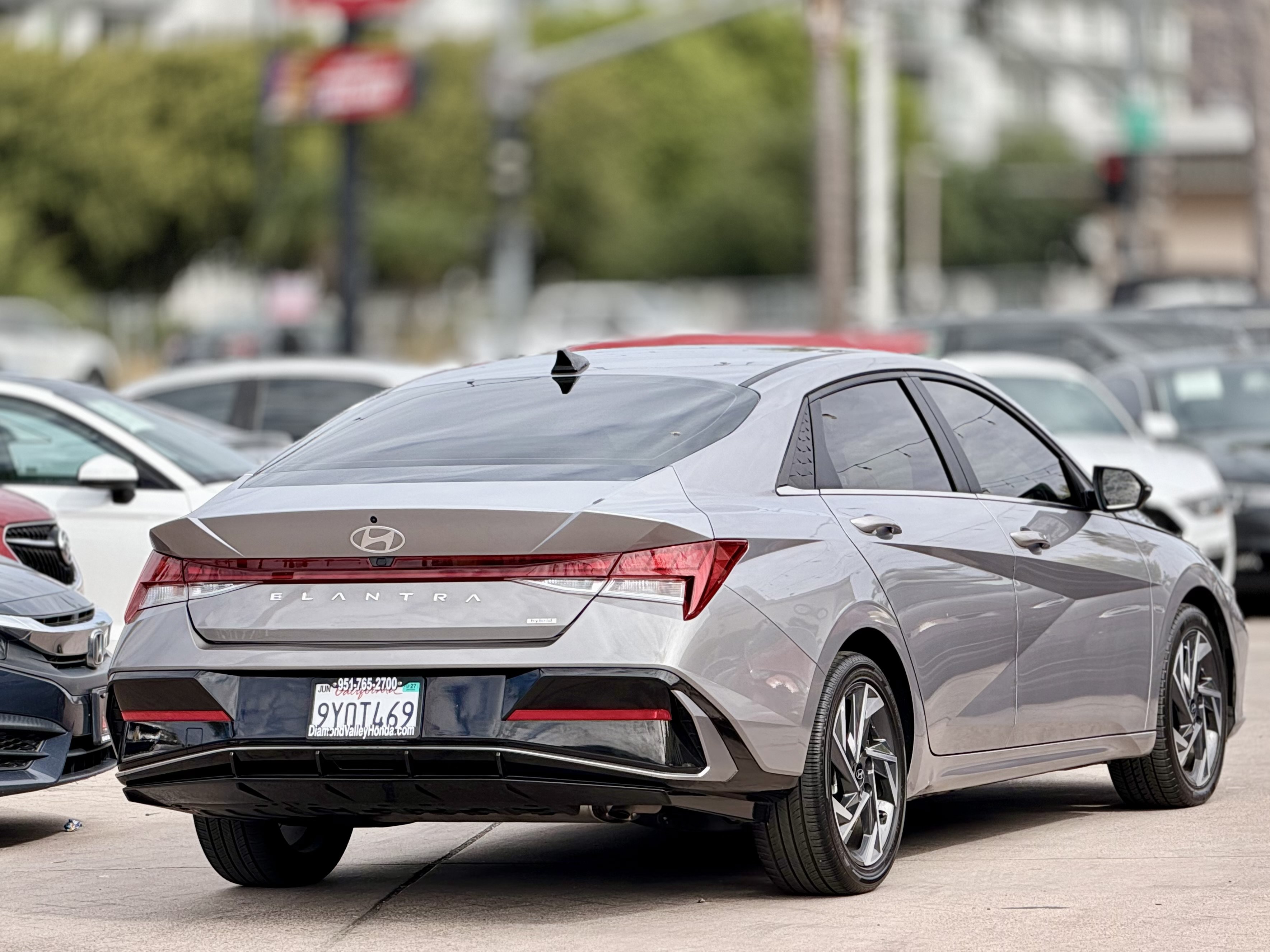 Used 2025 Hyundai Elantra Limited FWD image 10