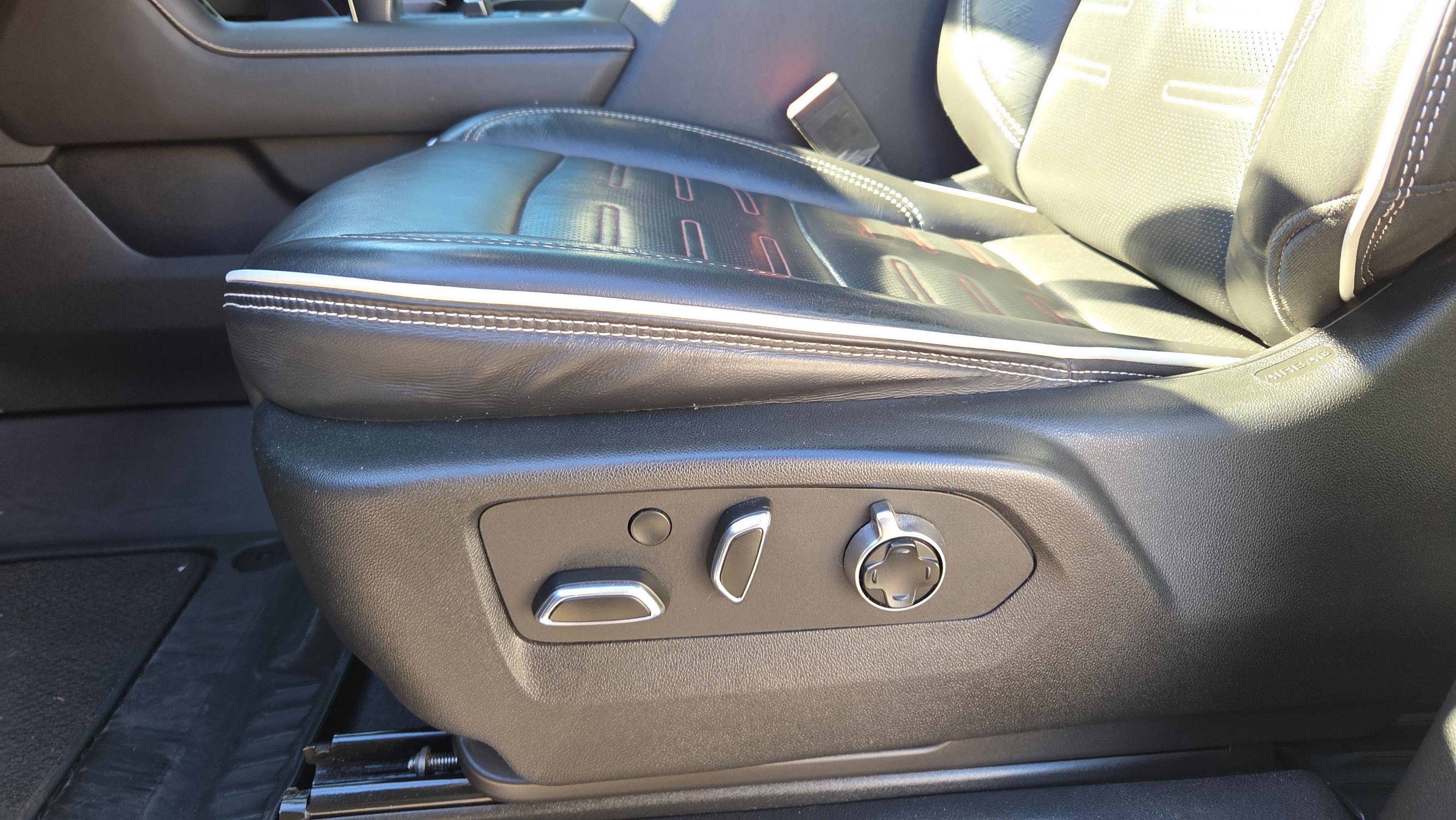 Used 2022 GMC Sierra 1500 AT4X image 23