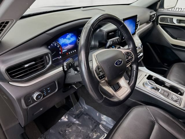 Used 2020 Ford Explorer XLT w/ Equipment Group 202A image 10