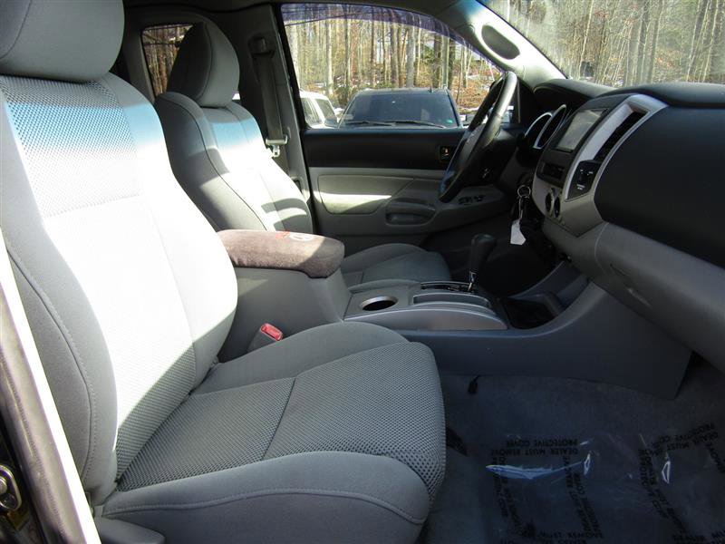 Used 2011 Toyota Tacoma 4x4 Access Cab V6 w/ TRD Sport Pkg image 31