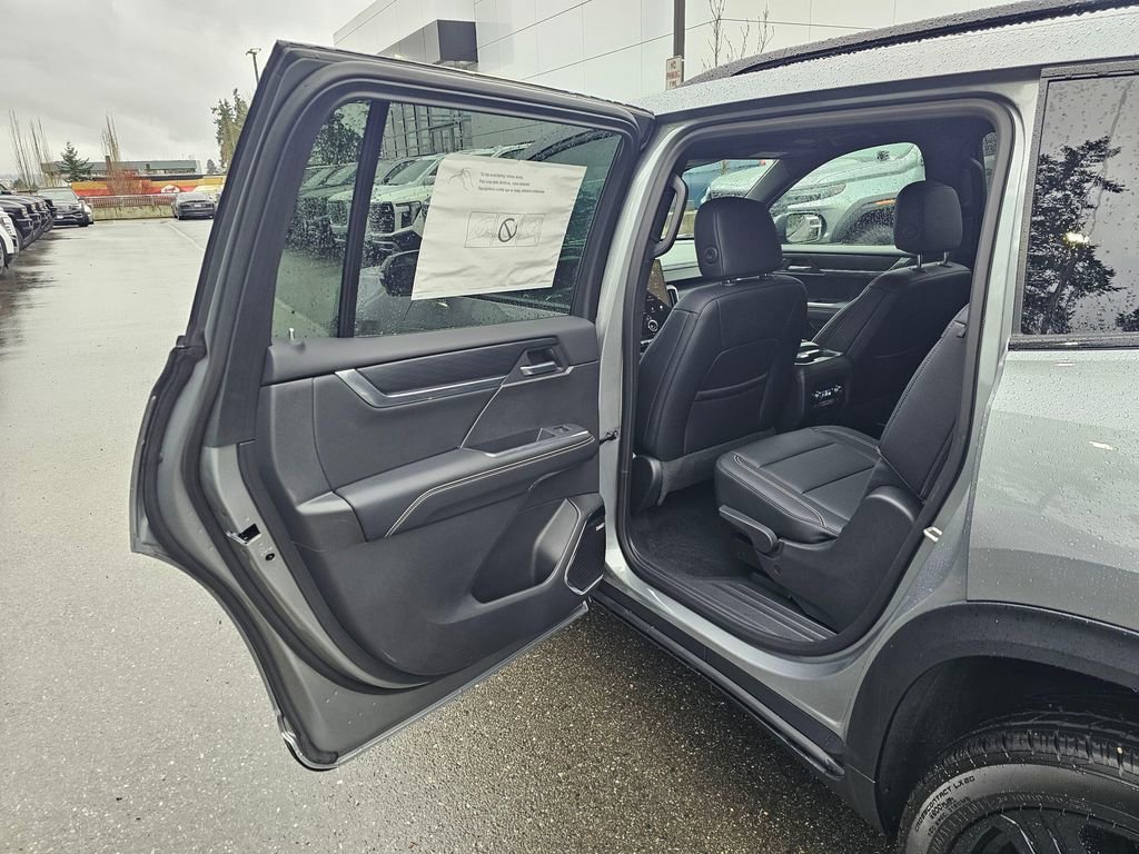 Used 2026 GMC Acadia Elevation w/ Black Edition AWD/4WD image 16