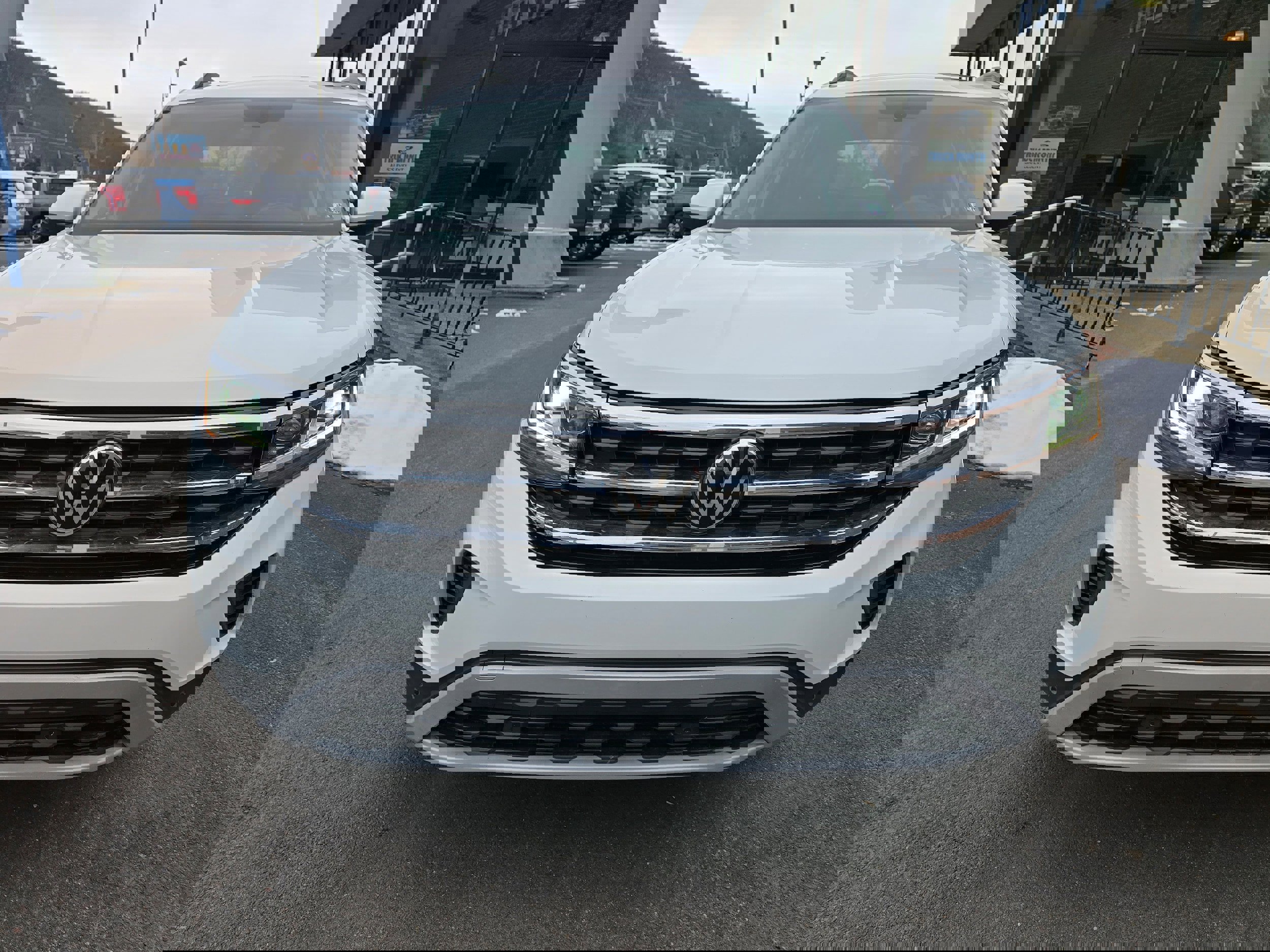 Used 2022 Volkswagen Atlas SE AWD/4WD image 2