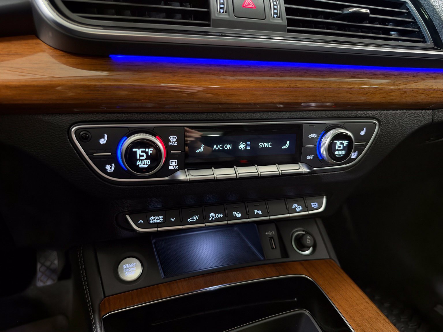 Used 2022 Audi Q5 e Prestige AWD/4WD image 30