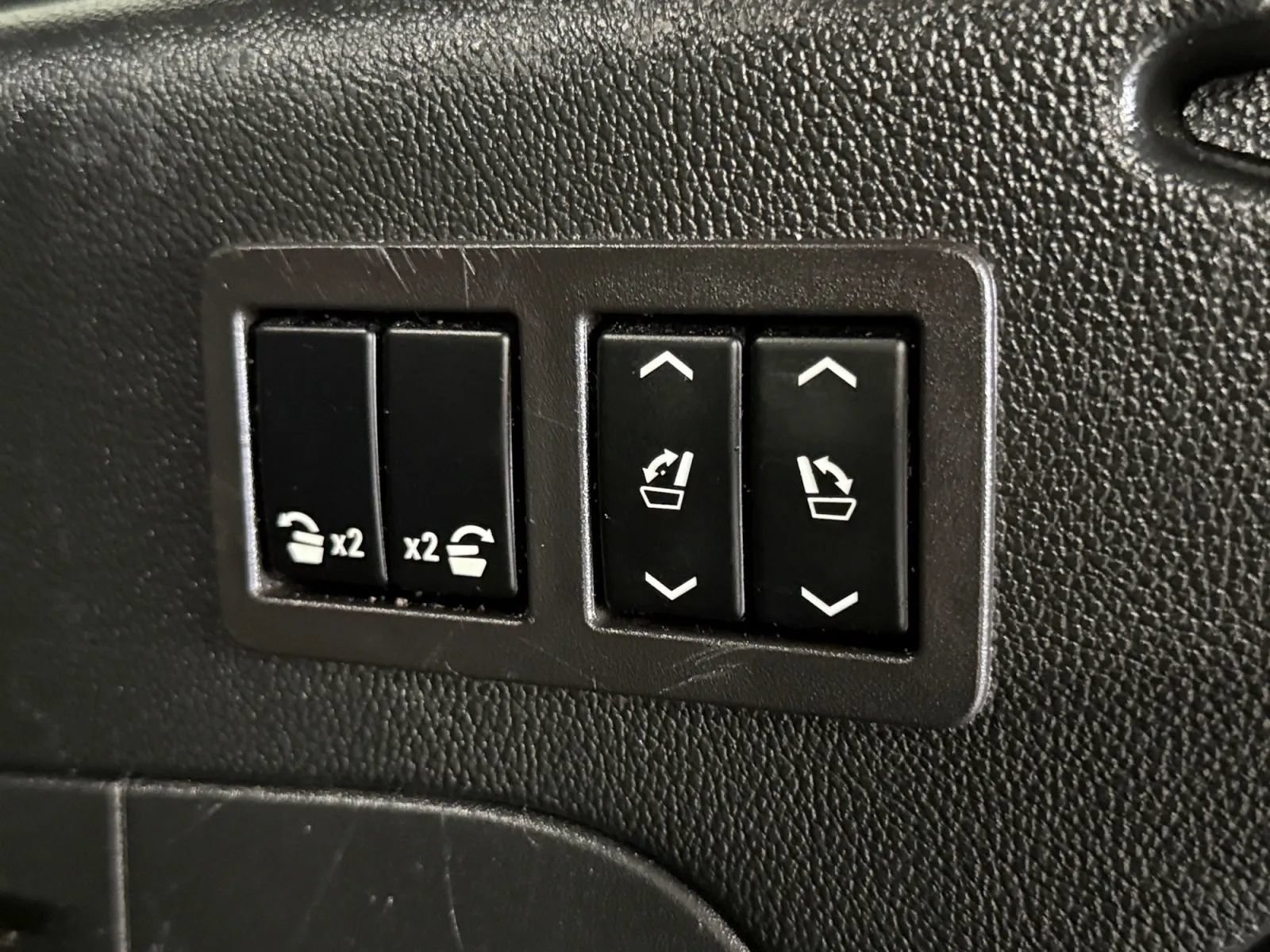 Used 2020 Chevrolet Suburban Premier AWD/4WD image 22