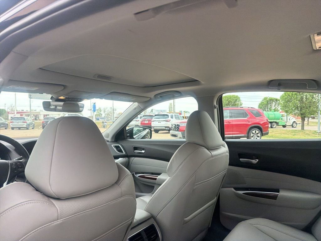 Used 2015 Acura TLX w/ Technology Package FWD image 19
