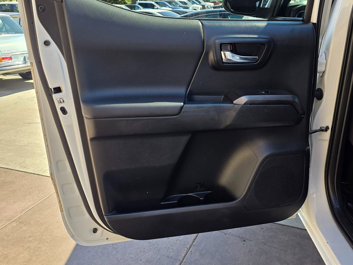 Used 2016 Toyota Tacoma TRD Sport w/ Premium & Technology Package image 29