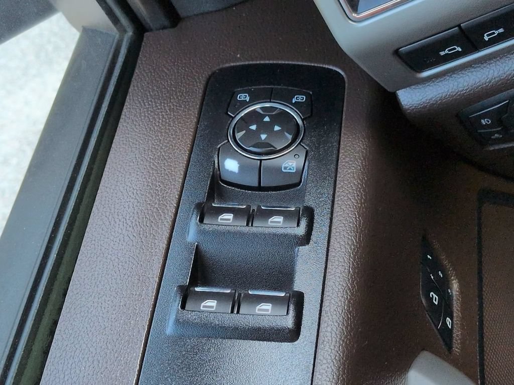 Used 2017 Ford F150 King Ranch w/ Equipment Group 601A Luxury AWD/4WD image 25