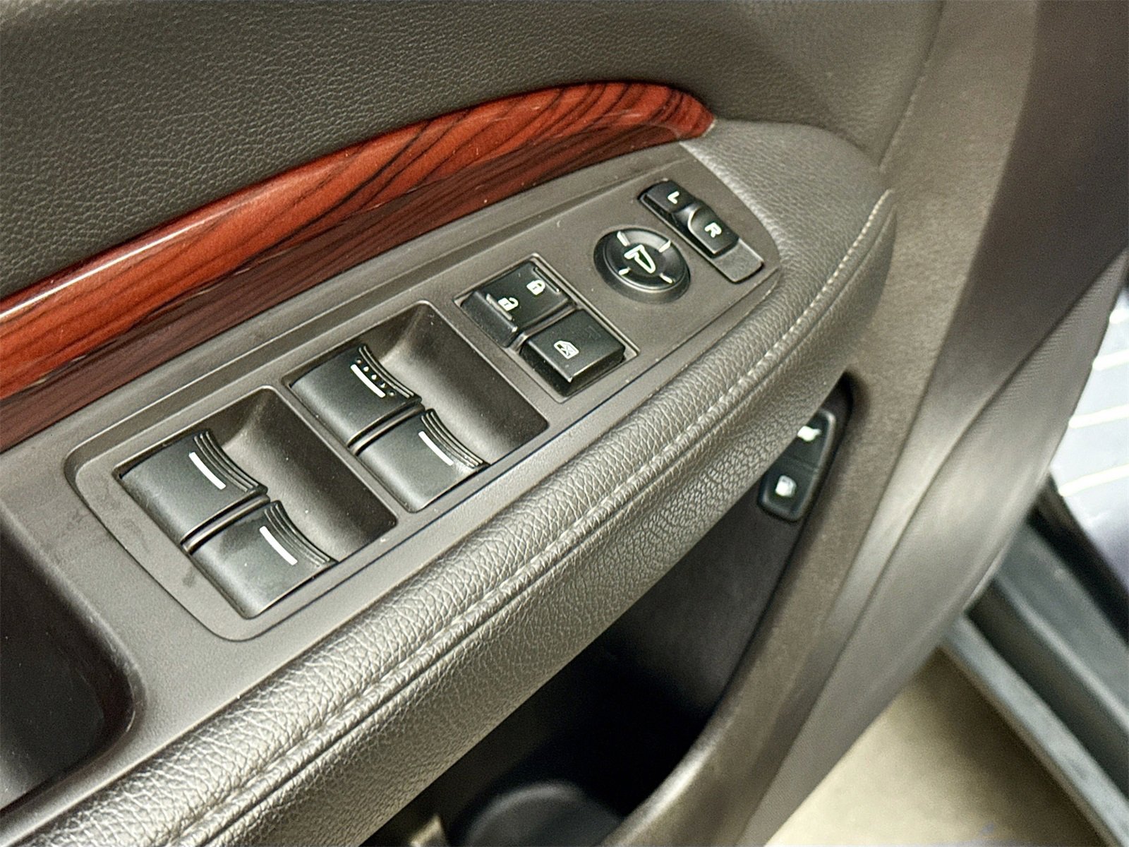 Used 2016 Acura MDX SH-AWD w/ Technology Package image 18