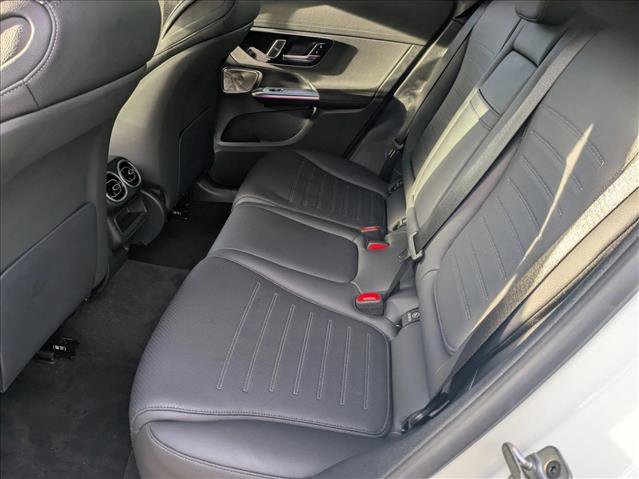 Used 2025 Mercedes-Benz GLC 300 4MATIC image 19