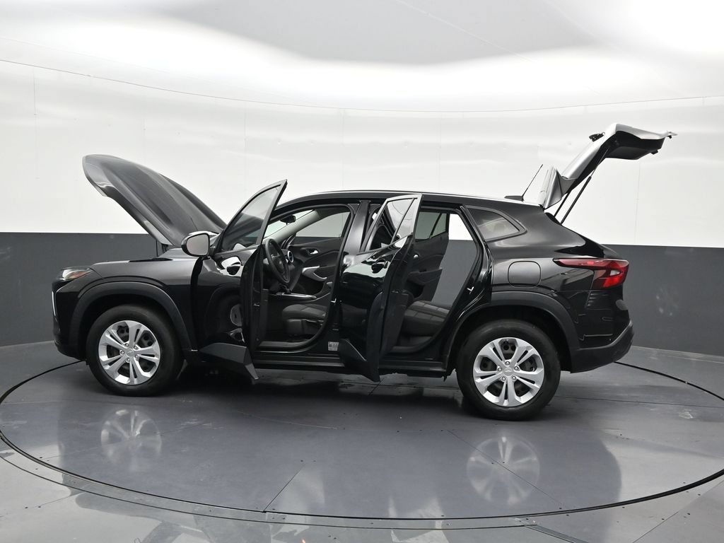 Used 2024 Chevrolet Trax LS FWD image 36