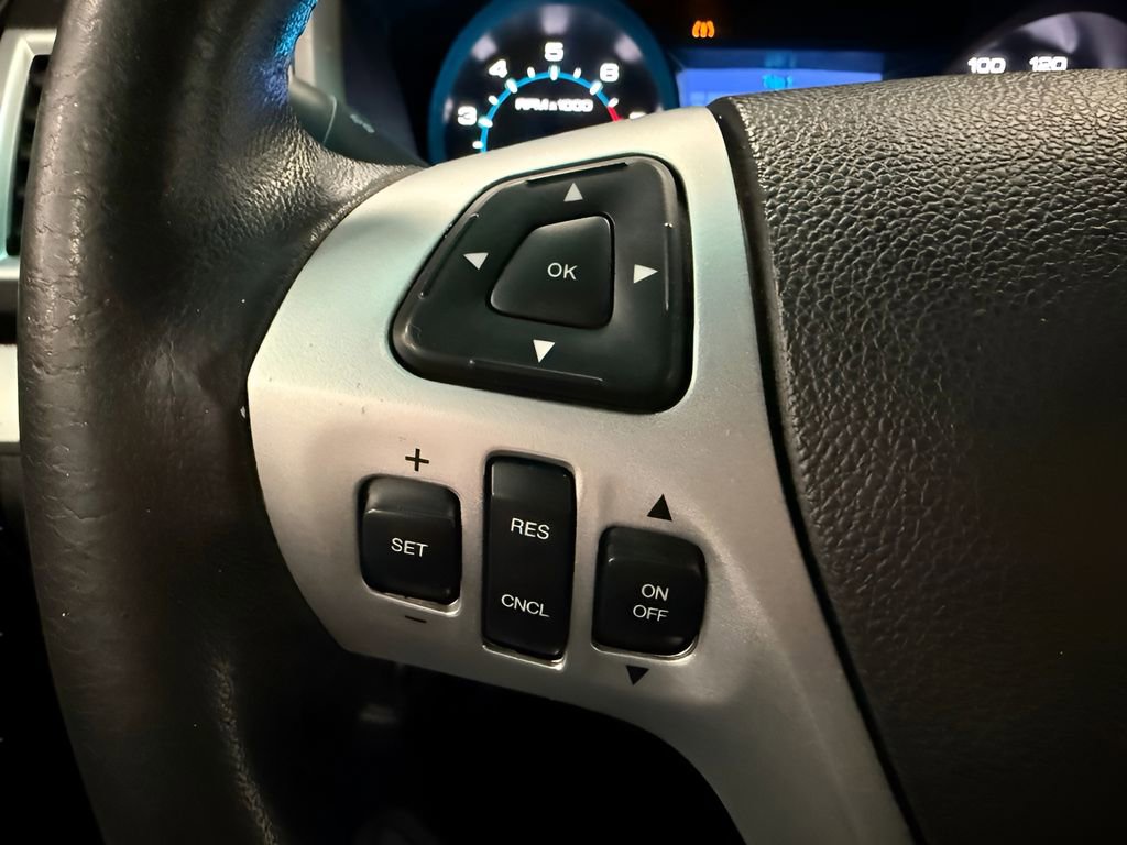 Used 2015 Ford Explorer XLT FWD image 24
