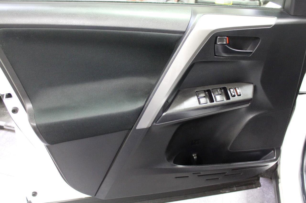 Used 2017 Toyota RAV4 LE image 16