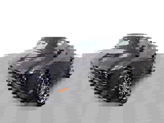 Used 2017 Dodge Challenger GT w/ Technology Group image 4