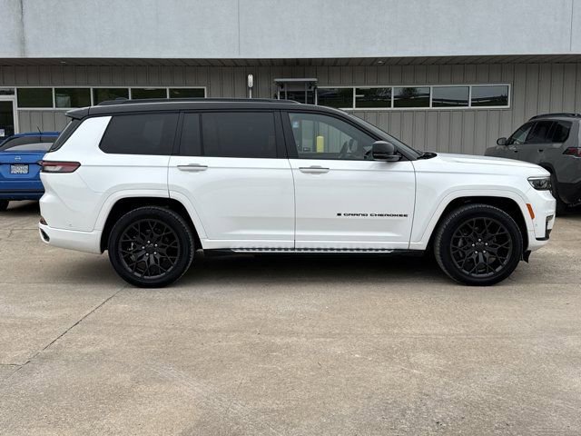 Used 2024 Jeep Grand Cherokee L Summit AWD/4WD image 2