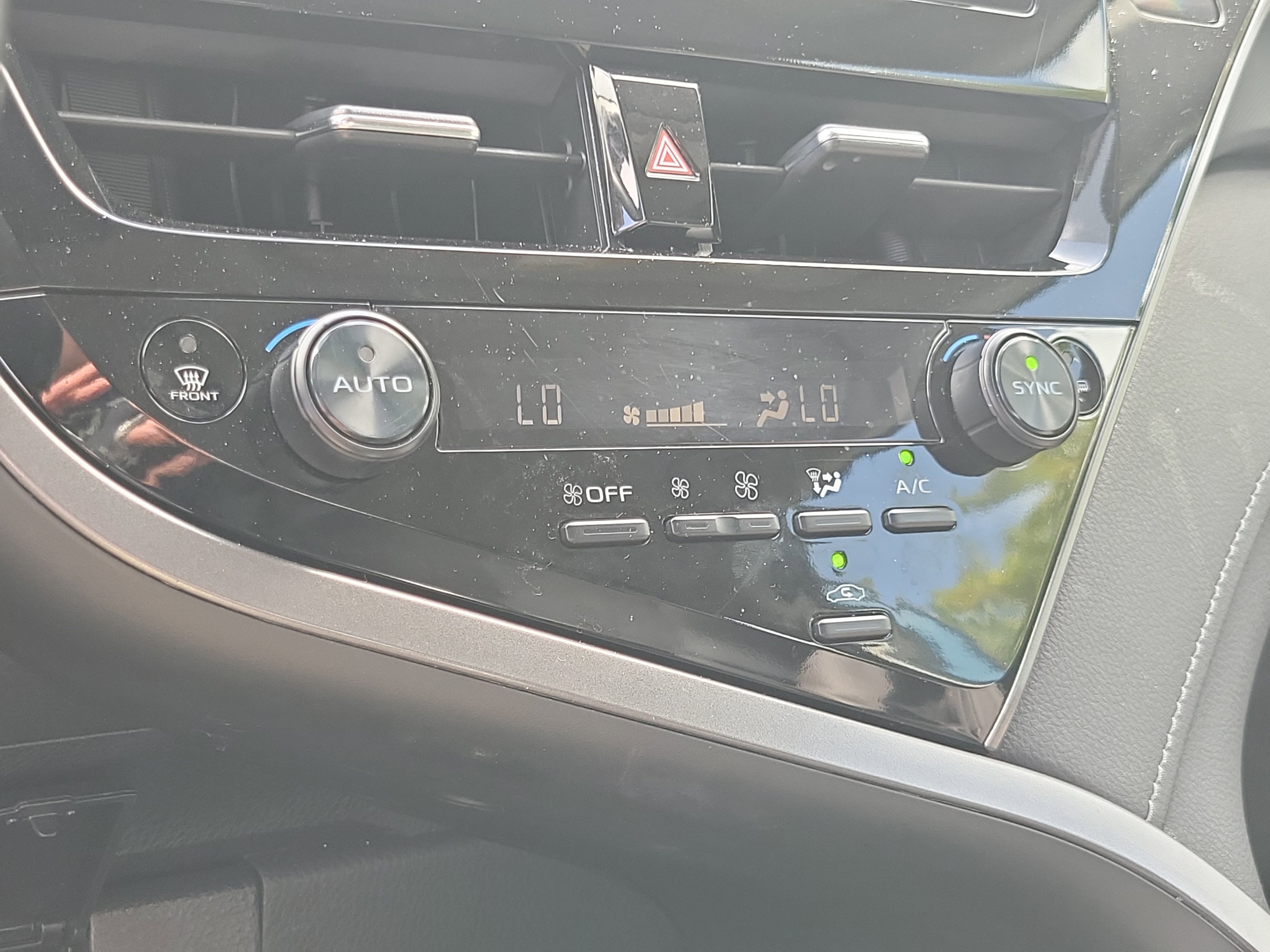 Used 2024 Toyota Camry SE image 33