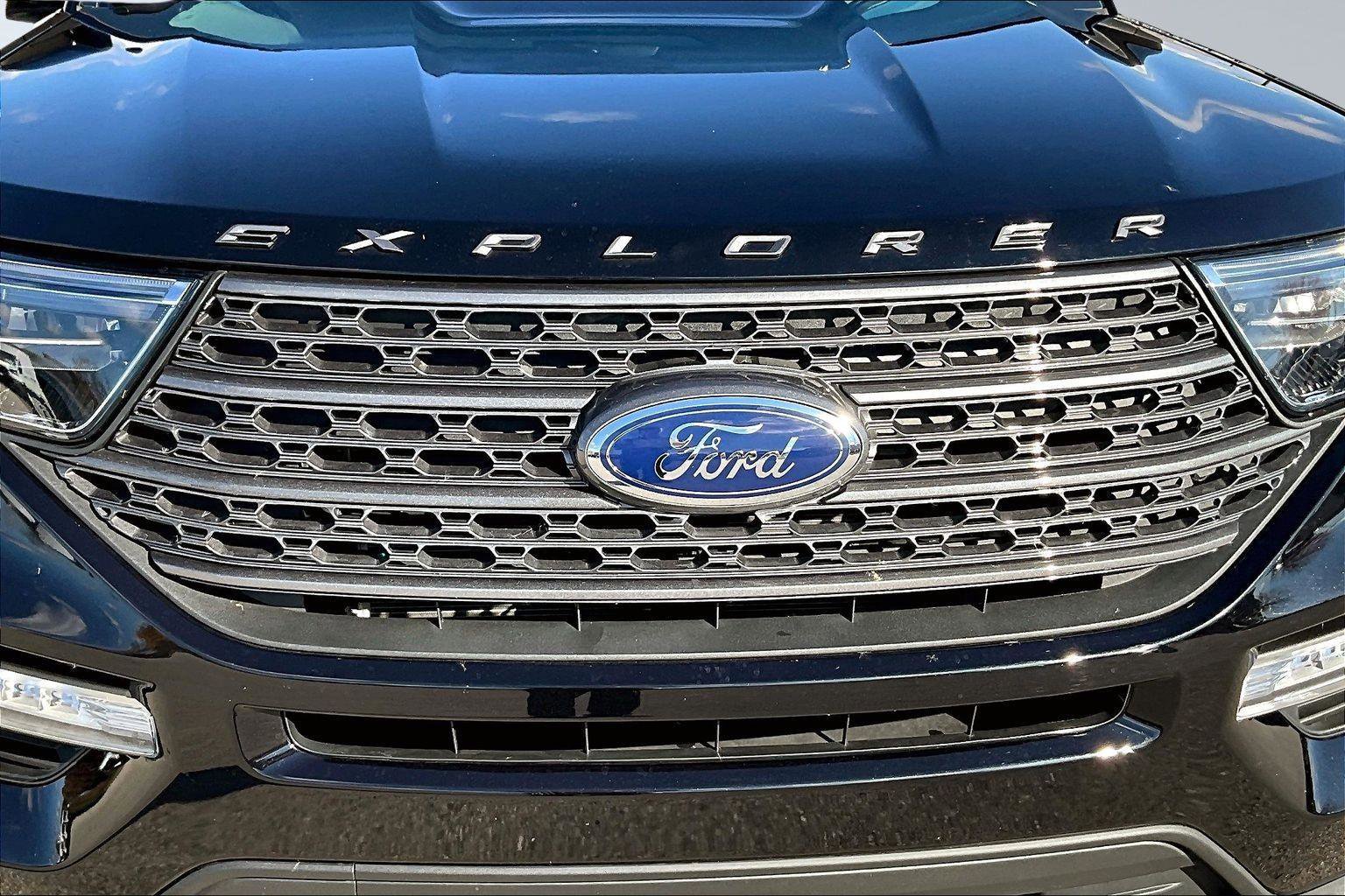 Used 2022 Ford Explorer XLT w/ Equipment Group 202A image 24