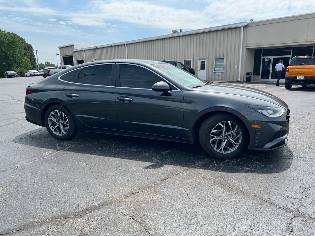 Used 2023 Hyundai Sonata SEL w/ Convenience Package FWD image 2
