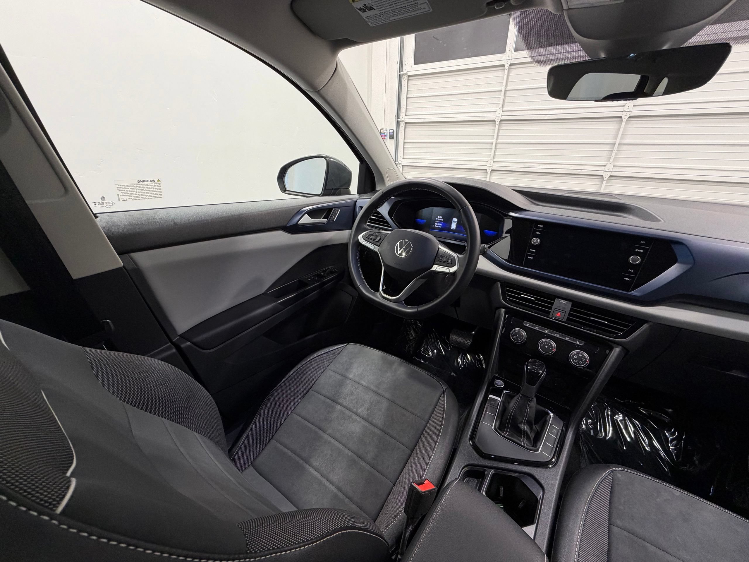Used 2023 Volkswagen Taos SE w/ Panoramic Sunroof Package FWD image 29