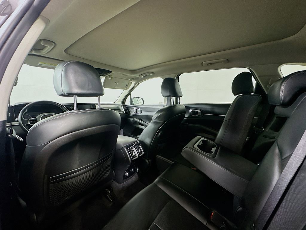 Used 2021 Kia Sorento S w/ Panoramic Sunroof Package image 13