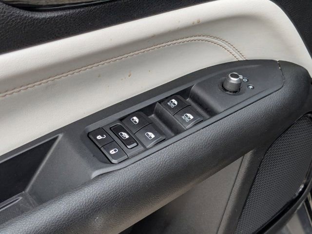 Used 2025 Jeep Compass Limited image 13