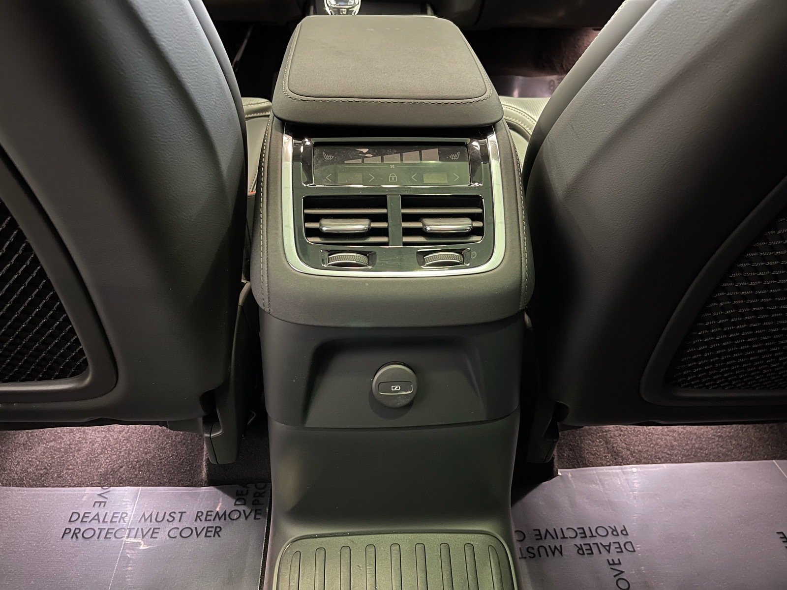 Used 2025 Volvo XC90 T8 Ultra w/ Protection Package Premier AWD/4WD image 30